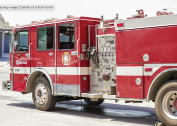 Cortocircuito provoca incendio de camioneta en el centro de Reynosa